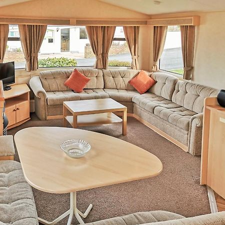 Grondre Holiday Park Clynderwen 外观 照片
